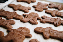 Load image into Gallery viewer, Hawkens Chocolate Orange Gingerbread Men
